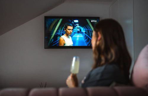 The West End Loft - 5* Retreat - Private Parking! - Foto 4