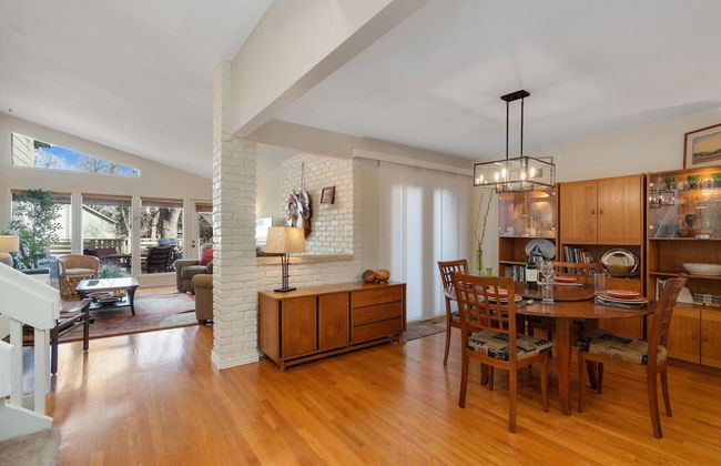 Mid-century Mod Retreat Lakefront Trails, Quiet - Photo 22