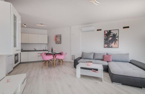 Apartments Villa "Aurea" with pool - Photo 40