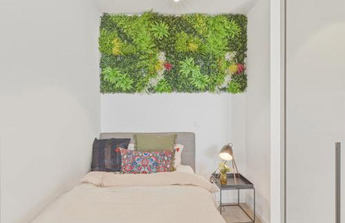Business suite with skyline view with parking space - Foto 6