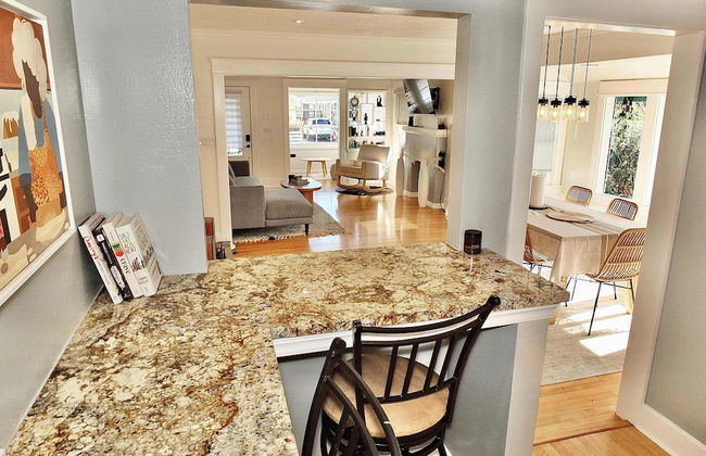 Beach City Craftsman - Walk to Beach - Foto 35