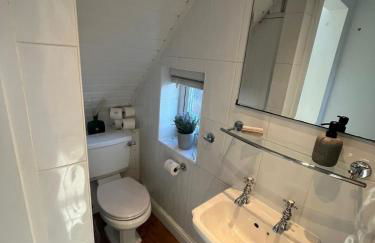 Stylish Home Away From Home! 6 Minutes from Beach! - Foto 7