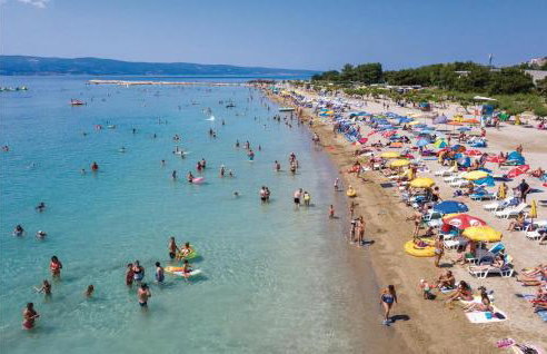 Three-Bedroom Apartment In Ostrvica - Photo 33