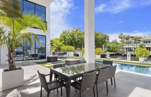 Three Story Waterfront Villa with Basketball and Mini Golf - Foto 55