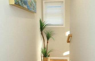 Grace Filled Apartment in Newark - Photo 16