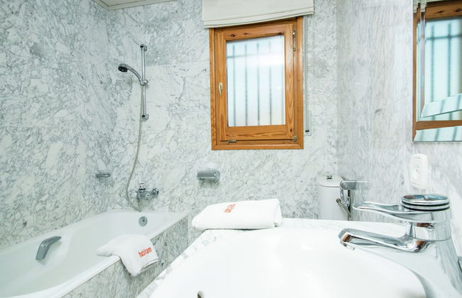 Alluring Holiday Home in Girona With Swimming Pool - Foto 24