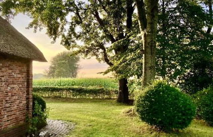 Thatched Home With Large Garden Near North Sea - Foto 2