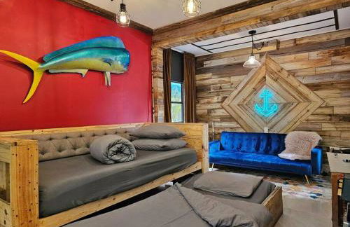 The Rum Locker - 1 King - 2 Twins - Private home and Patio - Sleeps 4 - Foto 21