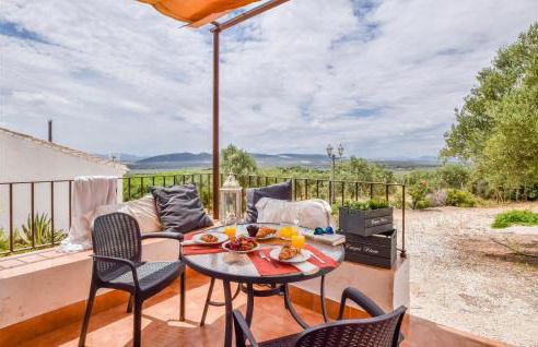 Stunning Home In Estepa With Wifi - Photo 20