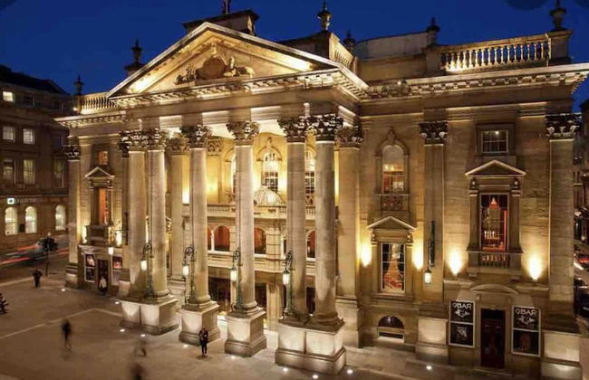 Exclusive 4-bed House 10 Minutes From Newcastle - Photo 17