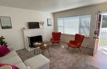 Entire Home by Newport Beach, Disneyland and SNA! - Foto 2