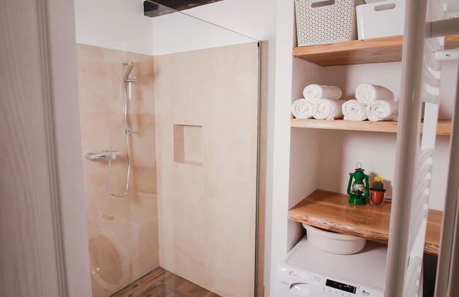 A&E Apartment - Near Cathedral of St James - Foto 13