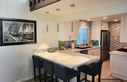 Luv Oceanside Views-1 House to Beach, Boardwalk and Waves-Spacious Rooftop Sun Deck-Plus King Beds too! - Foto 25