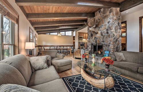 Indian Lake Retreat with Wet Bar and Covered Deck - Foto 6