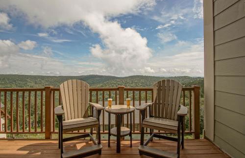 3 bedroom, 2 Full Baths, Slope Side Outdoor Hot Tubs on Site Ski Lift overlook - Foto 35