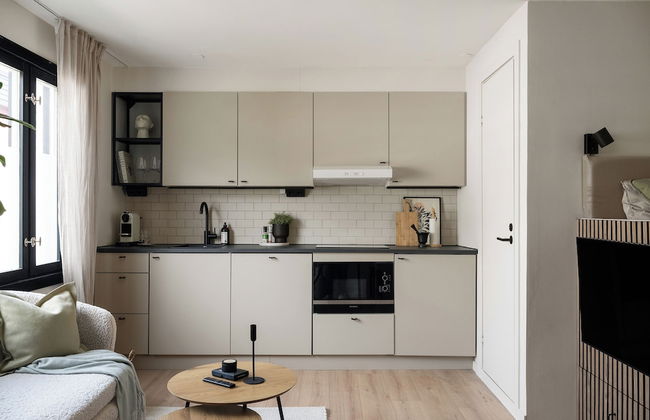 Home Away Apartments - Photo 8