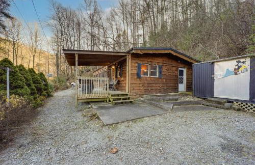 Rural Outdoor Oasis! Edgemont Cabin with Fire Pit - Foto 22