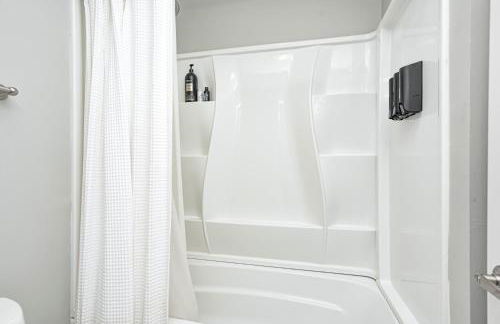 Indy Getaway - 5BR - Sleeps 16 - Arcade games - Perfect for families and groups - Foto 70