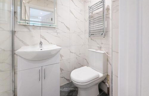 5 Bedroom 5 Bathroom House Portsmouth Docks - Foto 36