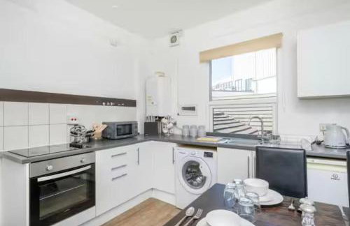 Central Stroud 3-Bedroom Flat with Fast WiFi and On-Site Parking - Foto 10