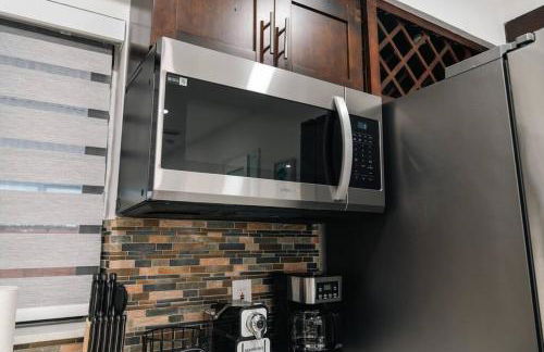 Luxury Retreat 3B ,2Ba POOL , Coral Gables Center - Photo 44