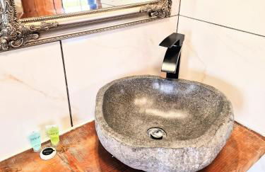 Otter 3 Lodge -Jungle Inspired -Dog Friendly -Private Hot Tub -Warminster-Bath-Salisbury - Foto 15