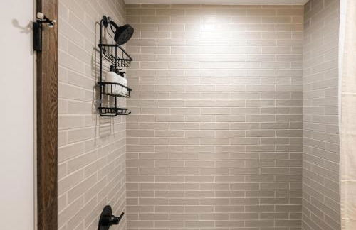 New Luxe Condo - Hot Tub - Minutes to WP! - Fraser - Foto 26