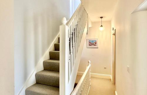 Montrose House - Photo 4