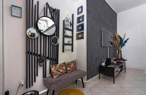 Spacious Apartment Center - Photo 36