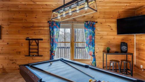 MTN Cabin Sleeps 10 - 5 Mins To Fishing & Camping - Foto 4, Game Room