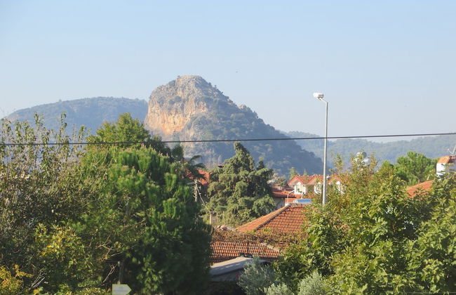 Villasevval-sleeps8-pool-bbq-ac-neartown - Photo 33