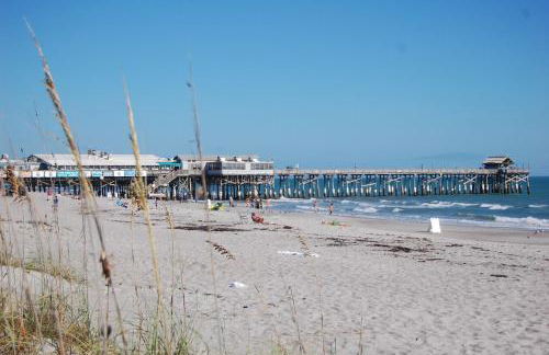 117 Cocoa Beach Club Direct Oceanfront Next to Pier, Dog Friendly! - Foto 23