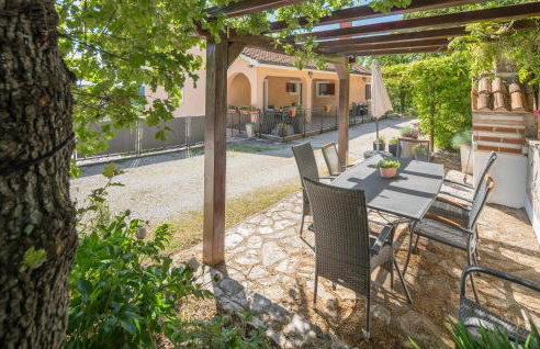 Lovely Home In Tinjan - Photo 19