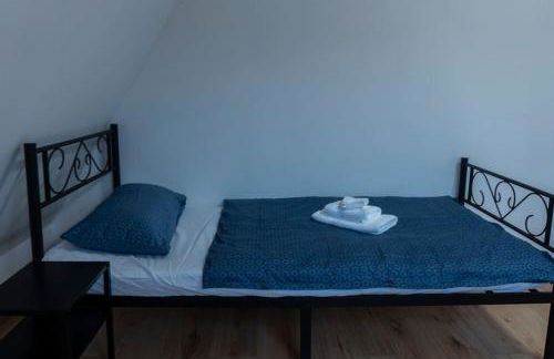 Moderne Ferienwohnung in Gelsenkirchen-Schalke für 1 bis 7 Personen mit Terrasse, ideal für Gruppen & Stadionbesuche - Foto 18