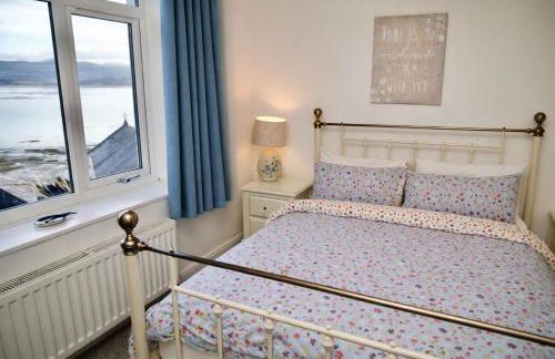 Tegfryn (Sleeps 8), 5*, Sea View, Borth y Gest - Photo 17