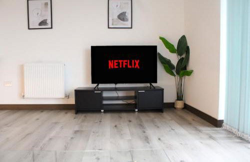 Stylish Essex Apartment, Balcony & Scenic Views - Foto 33