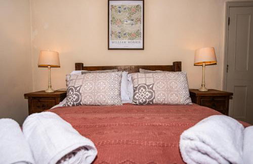 Historical Sherwood Forest Cottages - Sleeps 16 - Foto 19