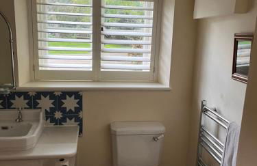 Charming Old Schoolroom - Photo 7