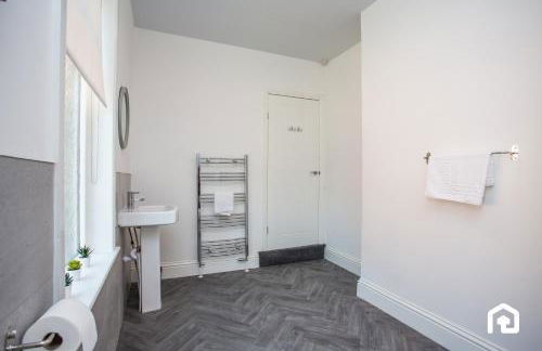 Vacant Nests The Fredrick Close to sea front - Photo 55