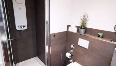 HH 03 by ROCKCHAIR - SUPERHOST Status - Modernes Apartment mit sonnigem Balkon & premium Boxspringbetten in Winterhude - Hamburg Top Geheimtipp - Foto 3