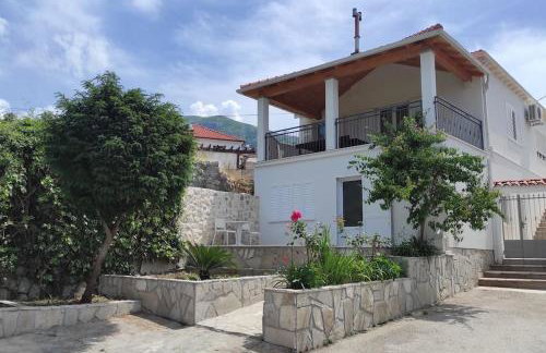 Bungevilia Apartment - Foto 1