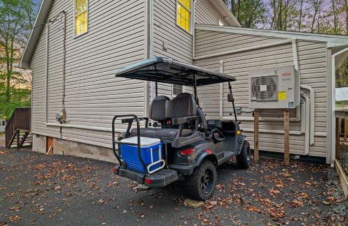 Pocono Lake Escape, includes Golf Cart, Firepit - Foto 3