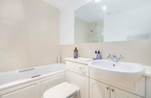 City 2BR Near Thames & Bank - Foto 5