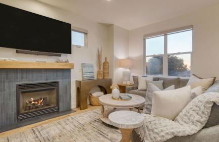 Sunset Serenity by Avantstay Rooftop w/ Hot Tub & Fire Pit, 3 Blocks to Beach! - Foto 32