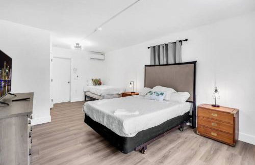 Spacious 5 Bedroom Heated Pool and Hot Tub, 12 minutes to the Beach - Foto 11