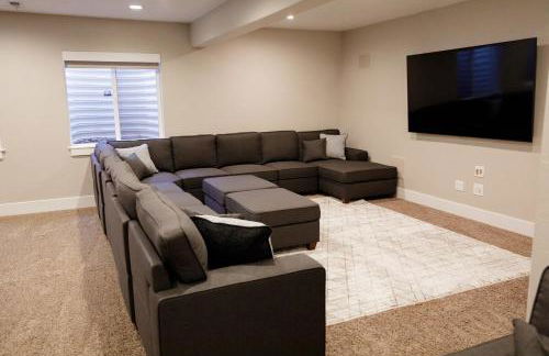 Huge immaculate home! Memories await! - Photo 4