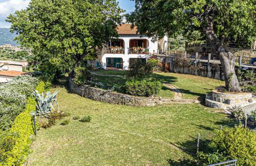 Elegante villa panoramica con giardino e idromassaggio a 10 minuti dal mare - Foto 66