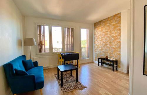 Beau Studio Cosy et calme - face à la gare de Rosny-sous-Bois - 20mn de Paris et Disneyland - Foto 1