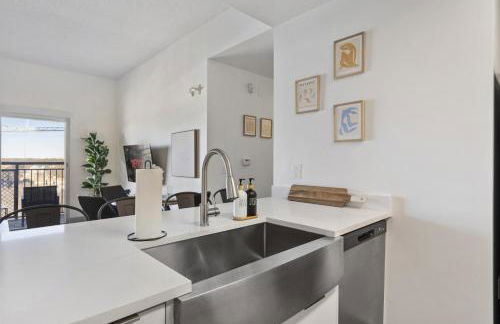 Cozy City Charm - Spacious, Parking, Balcony, Gym - Foto 13