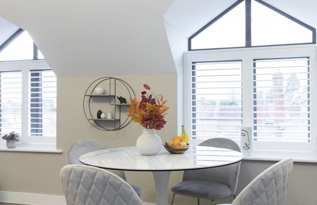 Elliot Oliver - Stylish Loft Style 2 Bedroom Apartment With Parking - Photo 14